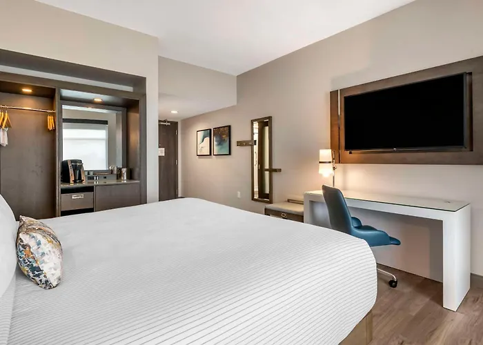 Cambria Orlando AirportAirport Hotel